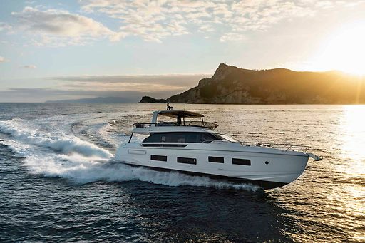 Azimut Fly 82