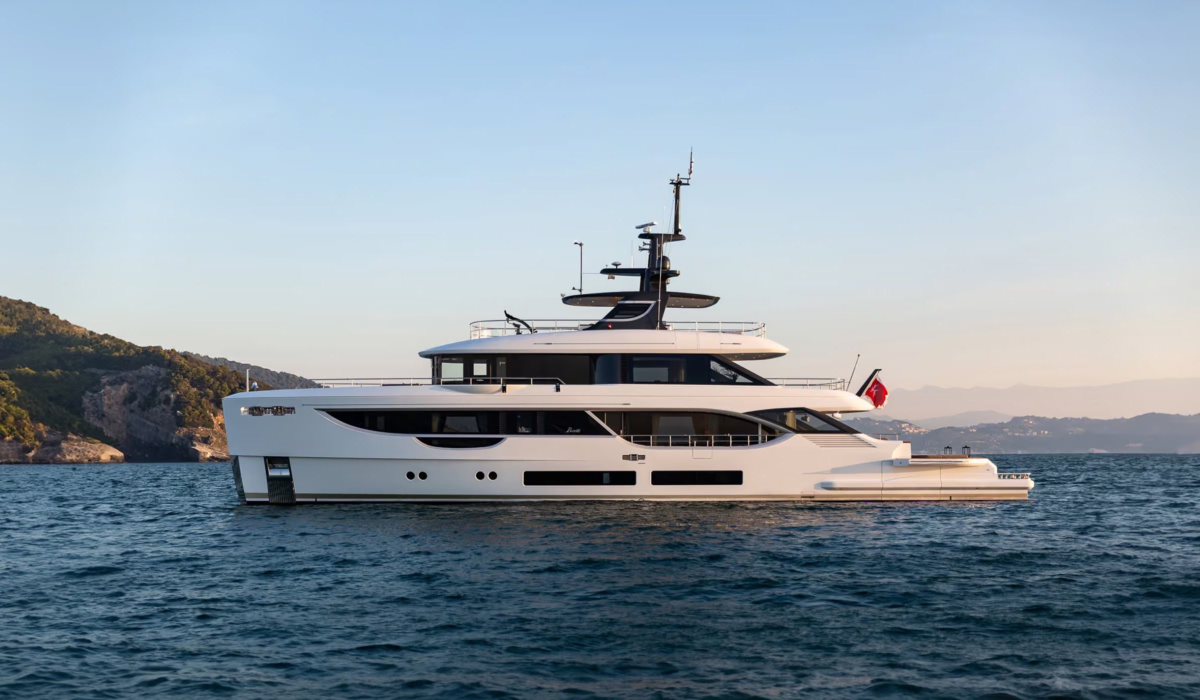 Benetti Oasis 34M