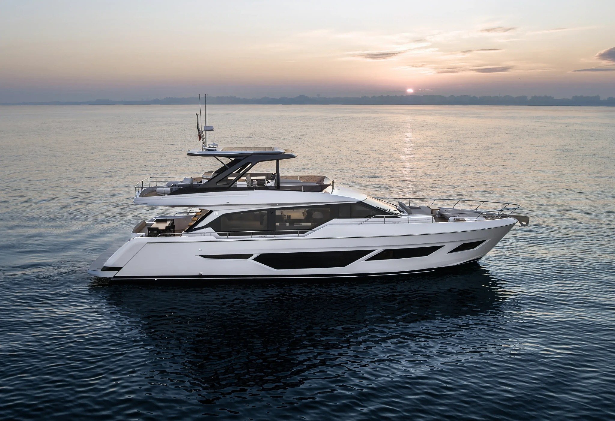 Ferretti Yachts 720