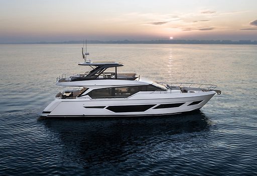 Ferretti Yachts 720