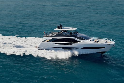 Ferretti Yachts 800