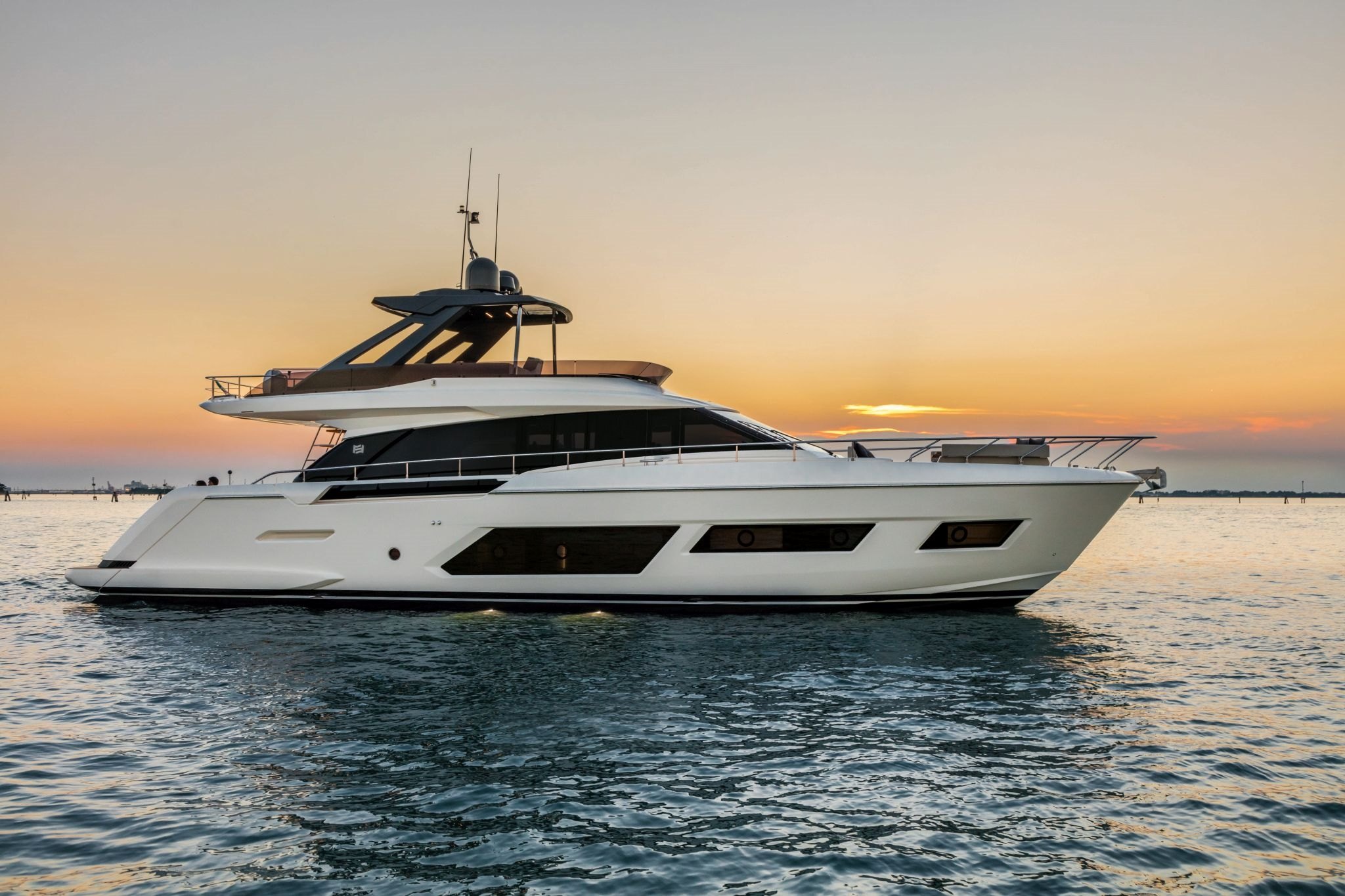 Ferretti 670