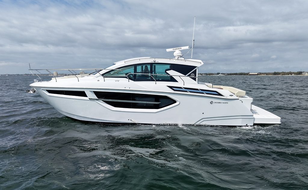 CRUISERS YACHTS 42 CANTIUS