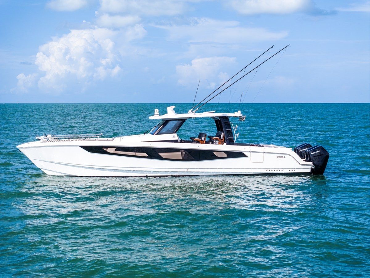 AQUILA 47 MOLOKAI