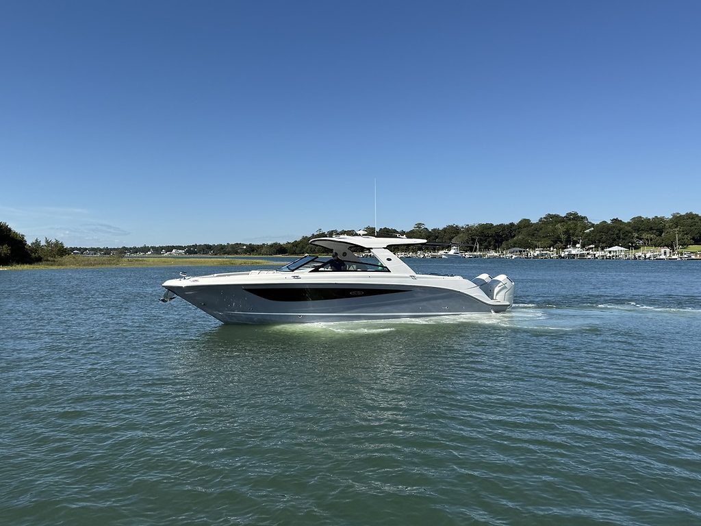 Sea Ray SLX 400 Outboard