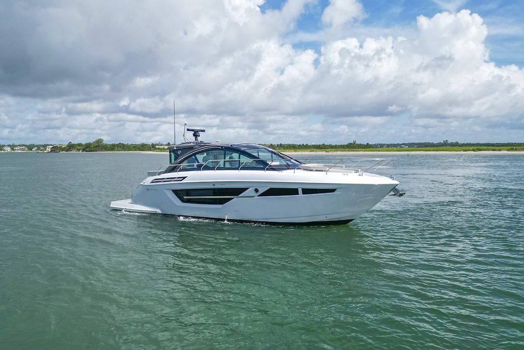 Cruisers Yachts 50 Cantius