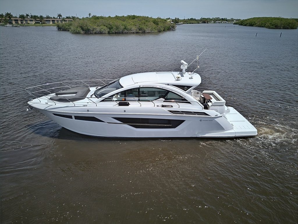 CRUISERS YACHTS 50 CANTIUS