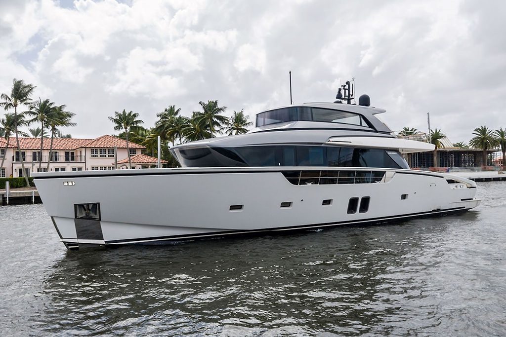 M/Y INTOUCHABLES