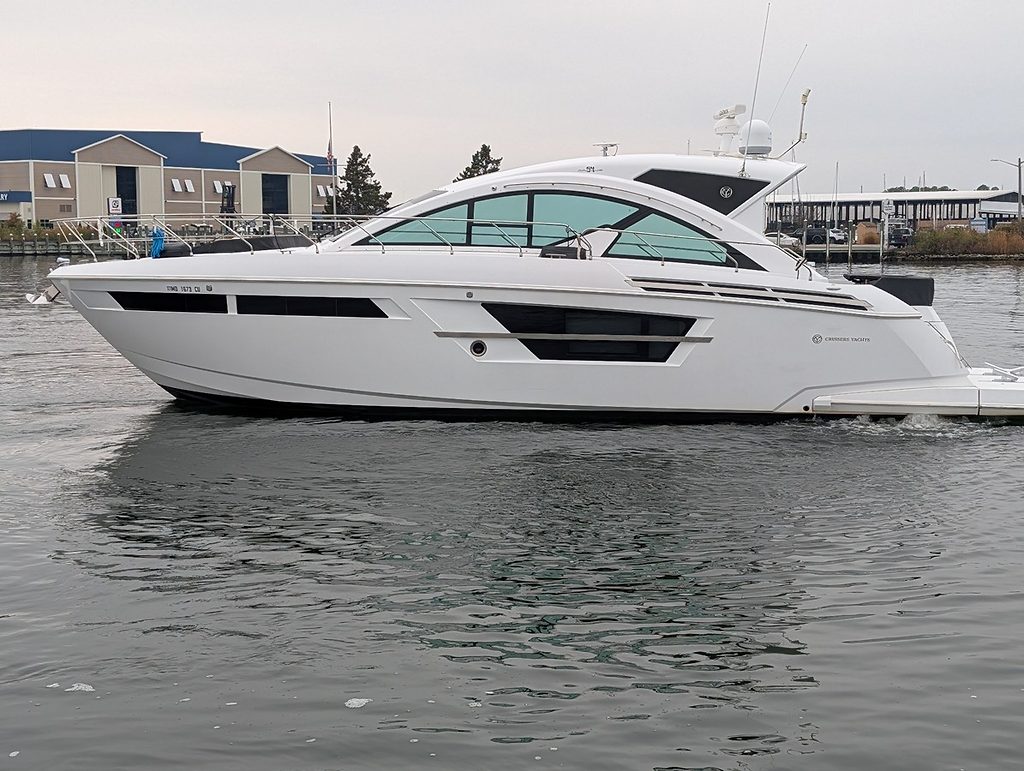 CRUISERS YACHTS 54 CANTIUS