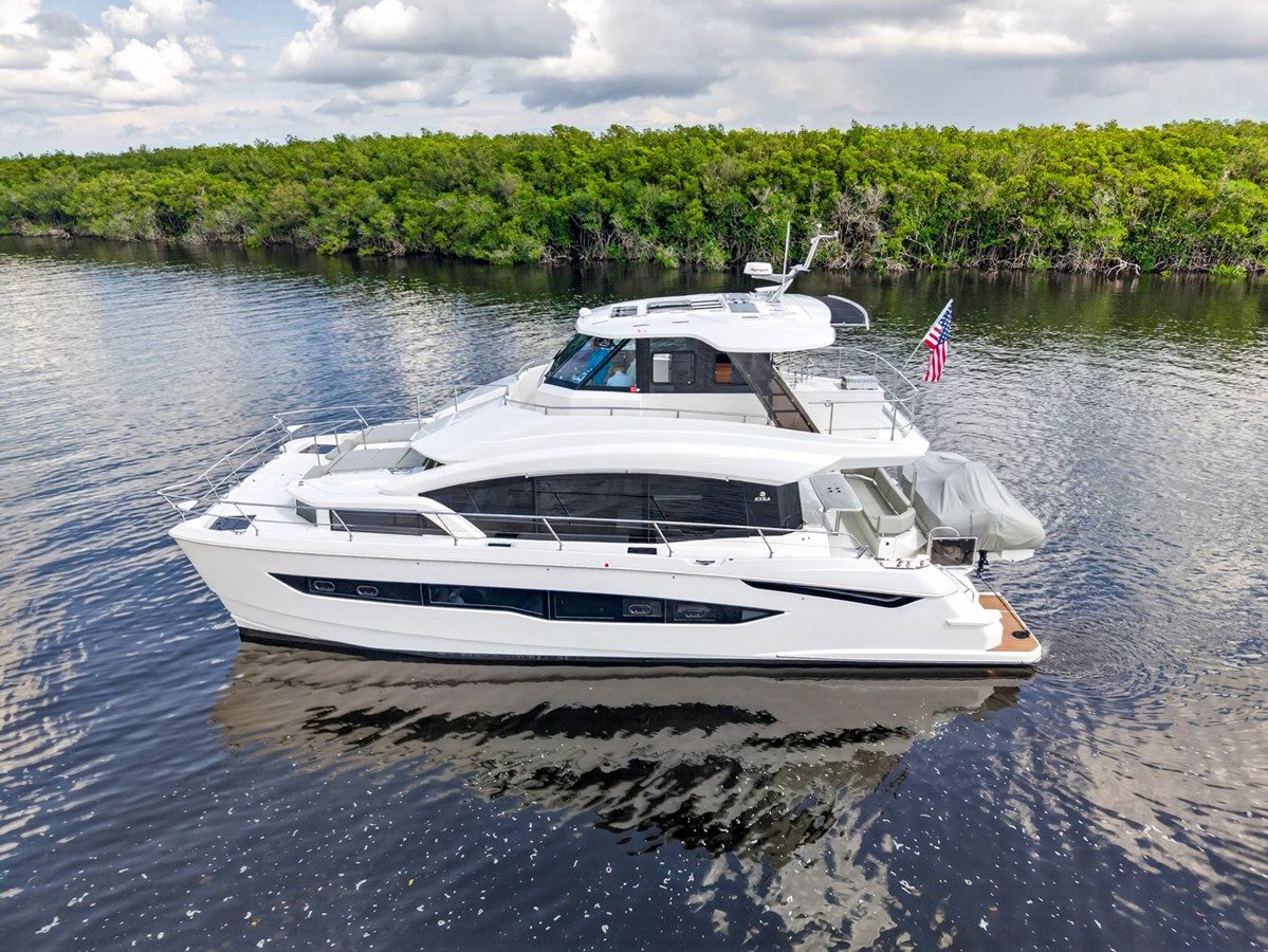 AQUILA 54 YACHT
